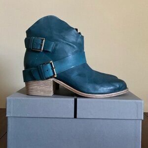 NWT - Vic - Aquamarine Blue Boots with Buckles - Size EU 39 / US 9